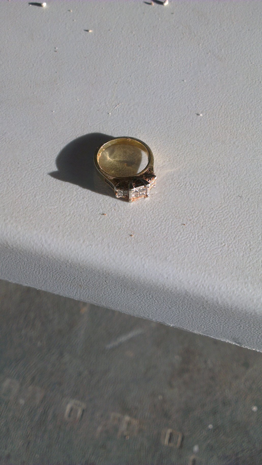 Gold engagement ring